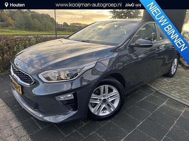 Grijs Gebruikt 2018 Kia Ceed Hatchback | € 14.900 (Eerlijke prijs) - Afbeelding 1/4