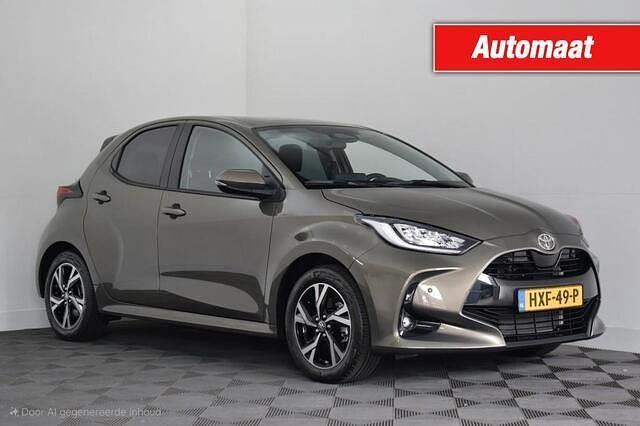 Groen Gebruikt 2024 Toyota Yaris Style Hatchback | € 27.450 (Iets duurder) - Afbeelding 1/3