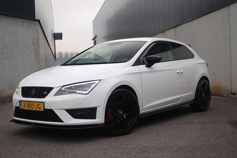 Wit Gebruikt 2014 Seat Leon FR Coupé | € 9.100 (Eerlijke prijs) - Afbeelding 1/4