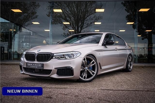 Grijs Gebruikt 2017 BMW M550 Executive Sedan | € 39.950 (Eerlijke prijs) - Afbeelding 1/4
