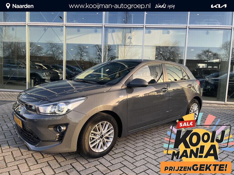 (prg) perennial grey m Gebruikt 2022 Kia Rio Hatchback | € 17.945 (Goede deal) - Afbeelding 1/4