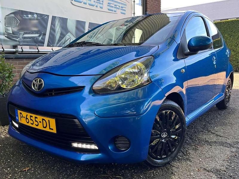 Blauw Gebruikt 2013 Toyota Aygo Comfort Hatchback | € 3.995 (Goede deal) - Afbeelding 1/4