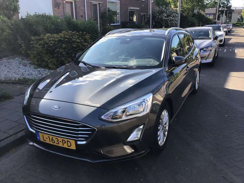 Grijs Gebruikt 2018 Ford Focus ST Stationwagen | € 12.000 (Eerlijke prijs) - Afbeelding 1/4