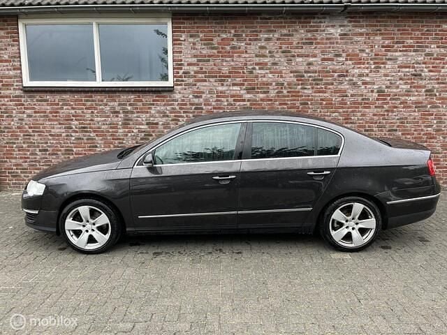 Occasion VW Passat Sportline 116 PK (85 kW) 2005 Zwart Sedan