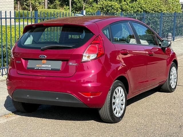 Occasion Ford Fiesta Titanium 101 PK (74 kW) 2013 Paars Hatchback