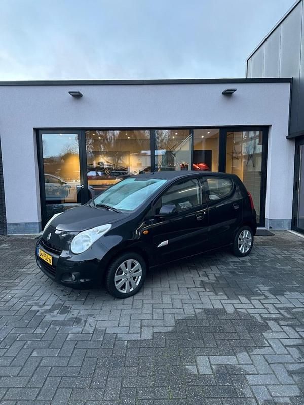 Zwart Occasion 2011 Suzuki Alto Exclusive Hatchback | € 6.450 (Eerlijke prijs) - Afbeelding 1/1