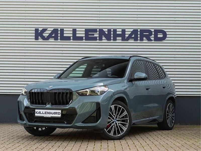 Groen Gebruikt 2025 BMW X1 M Sport SUV | € 65.875 - Afbeelding 1/4