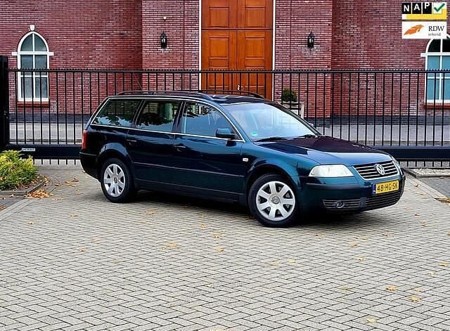 Groen Gebruikt 2001 VW Passat Comfortline Stationwagen | € 2.750 (Duur) - Afbeelding 1/4