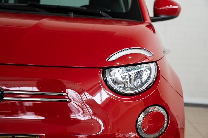 Occasion Fiat 500e Urban 86 kW (118 PK) 2025 Rood Hatchback