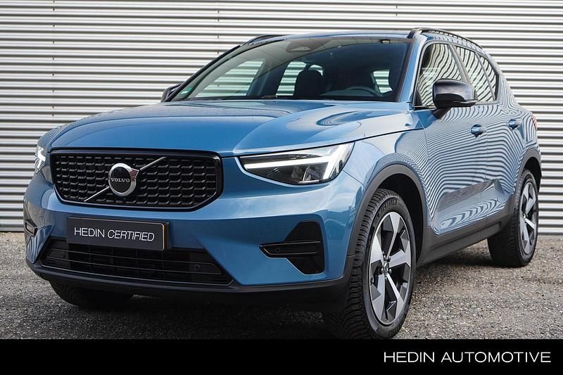 Blauw Gebruikt 2025 Volvo XC40 Plus SUV | € 46.995 (Iets duurder) - Afbeelding 1/4