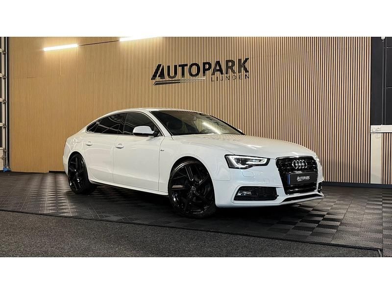 Wit Gebruikt 2015 Audi A5 Hatchback | € 13.450 (Eerlijke prijs) - Afbeelding 1/4