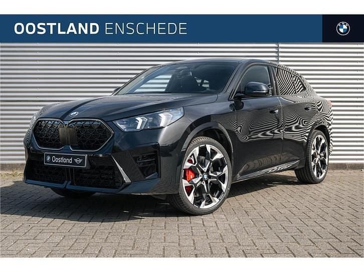 Zwart Nieuw 2025 BMW X2 Comfort Edition SUV | € 71.893 (Iets duurder) - Afbeelding 1/4