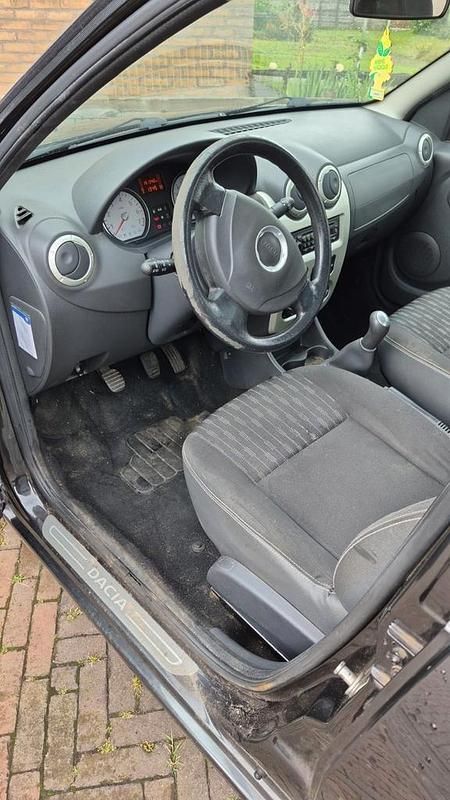 Occasion 2011 Dacia Sandero | € 2.800 (Eerlijke prijs) - Afbeelding 1/4