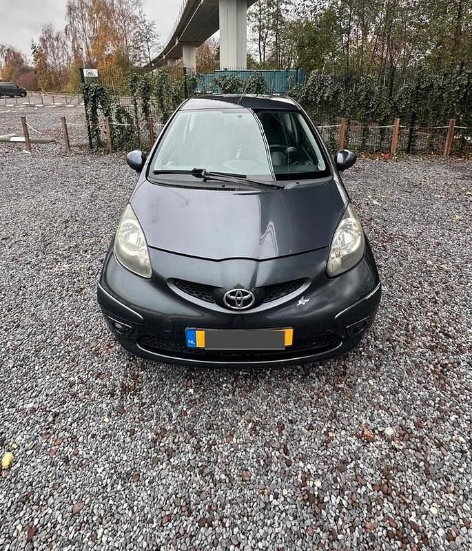 Gebruikt 2005 Toyota Aygo Hatchback | € 1.350 (Eerlijke prijs) - Afbeelding 1/4