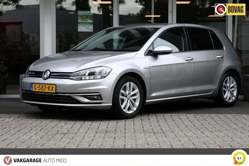 Grijs Gebruikt 2019 VW Golf VII Comfortline Hatchback | € 19.845 (Eerlijke prijs) - Afbeelding 1/4