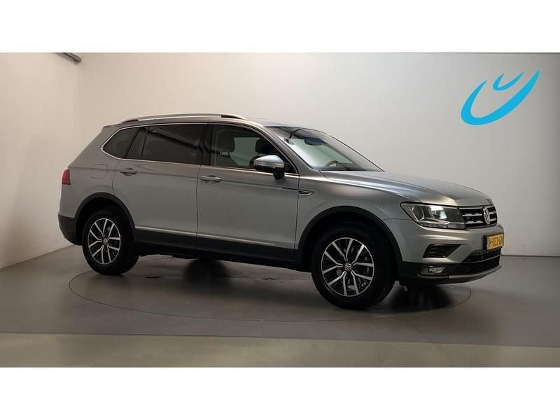 Grijs Gebruikt 2020 VW Tiguan Allspace Comfortline SUV | € 28.750 (Eerlijke prijs) - Afbeelding 1/3