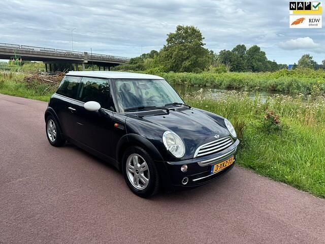Zwart Gebruikt 2004 Mini ONE Pepper Hatchback | € 1.999 (Eerlijke prijs) - Afbeelding 1/4