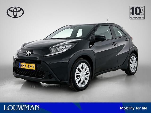 Zwart metallic Occasion 2025 Toyota Aygo X Play SUV | € 19.950 (Eerlijke prijs) - Afbeelding 1/4