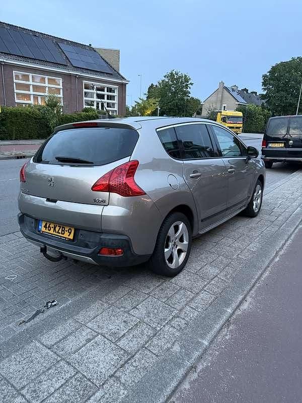 Grijs Gebruikt 2010 Peugeot 3008 MPV | € 1.750 (Super prijs) - Afbeelding 1/4