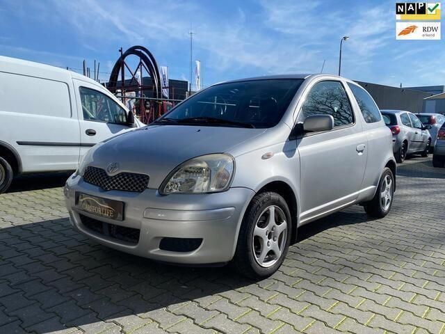 Occasion Toyota Yaris Sol 87 PK (63 kW) 2003 Grijs Hatchback