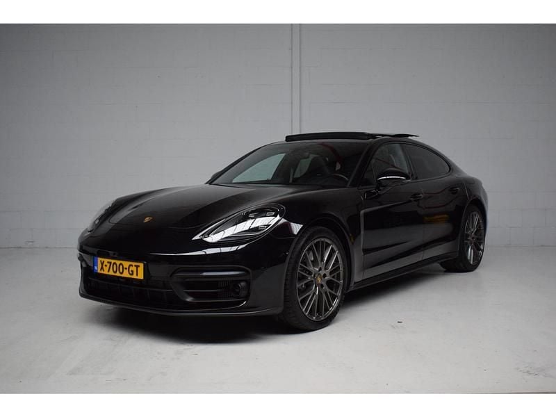Zwart Occasion 2024 Porsche Panamera Platinum Edition Hatchback | € 94.945 (Super prijs) - Afbeelding 1/4