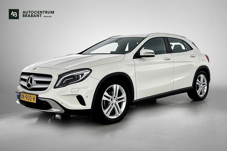 Wit Occasion 2016 Mercedes GLA180 Ambition SUV | € 15.995 (Goede deal) - Afbeelding 1/3