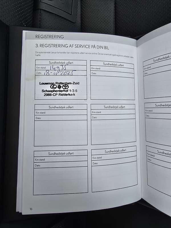 Occasion Lexus ES300H Business Edition 218 PK (160 kW) 2025 Zwart Sedan