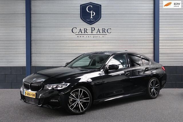 Zwart Gebruikt 2019 BMW 320 M Sport Sedan | € 31.495 (Iets duurder) - Afbeelding 1/4