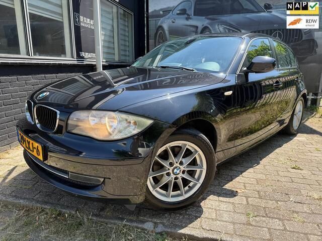 Zwart Gebruikt 2010 BMW 116 Hatchback | € 4.695 (Iets duurder) - Afbeelding 1/4