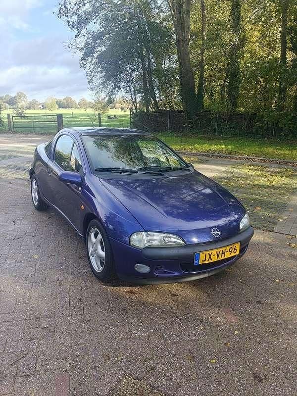 Blauw Occasion 1995 Opel Tigra Coupé | € 2.700 - Afbeelding 1/4