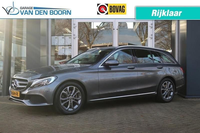 Grijs Occasion 2018 Mercedes C180 Stationwagen | € 22.950 (Eerlijke prijs) - Afbeelding 1/4