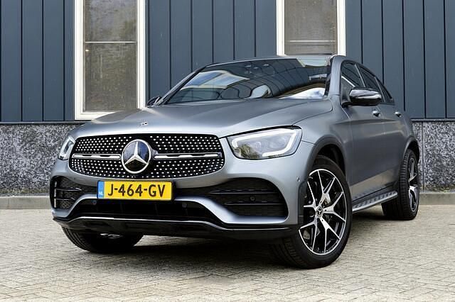 Grijs Gebruikt 2020 Mercedes 200 AMG Line Premium Plus Coupé | € 46.950 (Duur) - Afbeelding 1/4