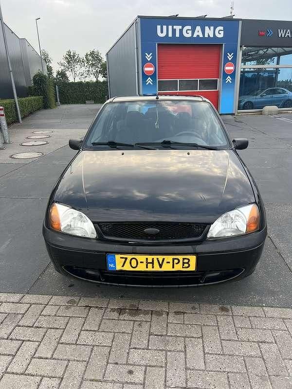 Zwart Gebruikt 2002 Ford Fiesta Hatchback | € 650 (Goede deal) - Afbeelding 1/4