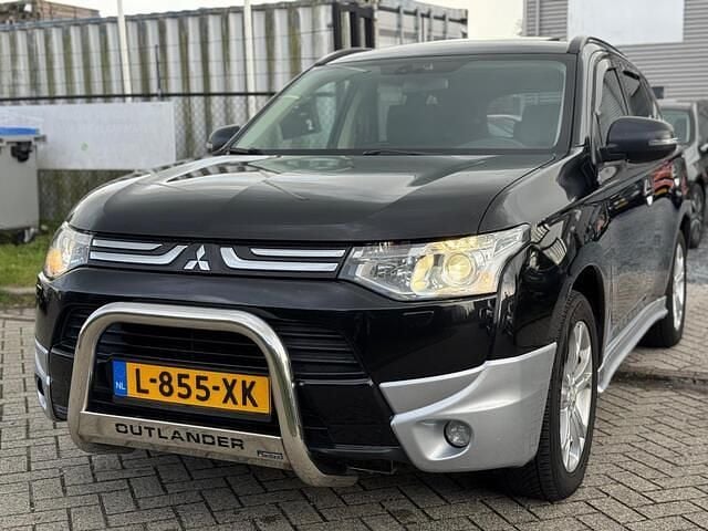 Zwart Gebruikt 2013 Mitsubishi Outlander Intense+ SUV | € 8.950 (Duur) - Afbeelding 1/4