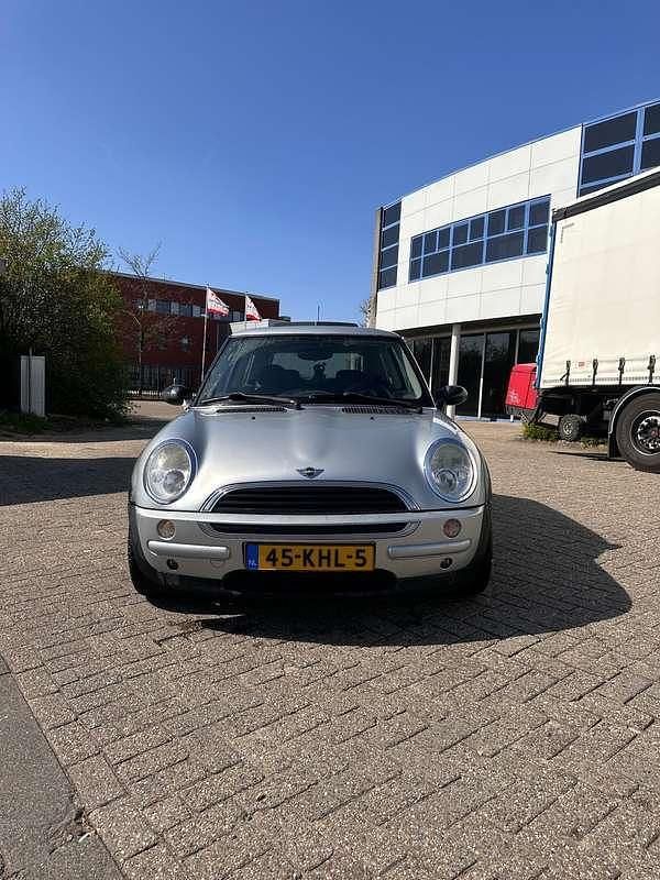 Gebruikt 2001 Mini Cooper Hatchback | € 1.550 (Goede deal) - Afbeelding 1/4