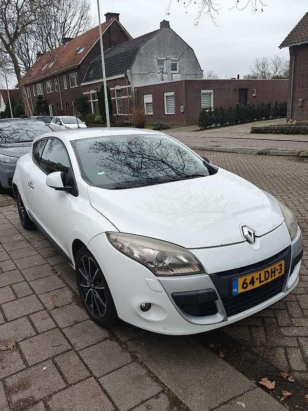Occasion Renault Mégane Coupé Dynamique 131 PK (96 kW) 2010 Wit Coupé
