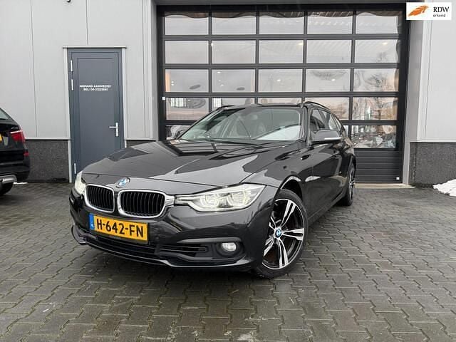 Occasion BMW 318 Executive 136 PK (100 kW) 2016 Zwart Stationwagen