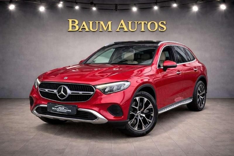 Rood Occasion 2024 Mercedes GLC220 AMG line SUV | € 67.500 (Iets duurder) - Afbeelding 1/4