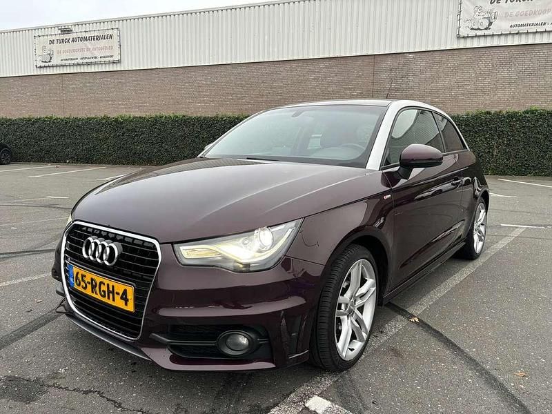 Paars Gebruikt 2011 Audi A1 Hatchback | € 8.950 (Eerlijke prijs) - Afbeelding 1/4