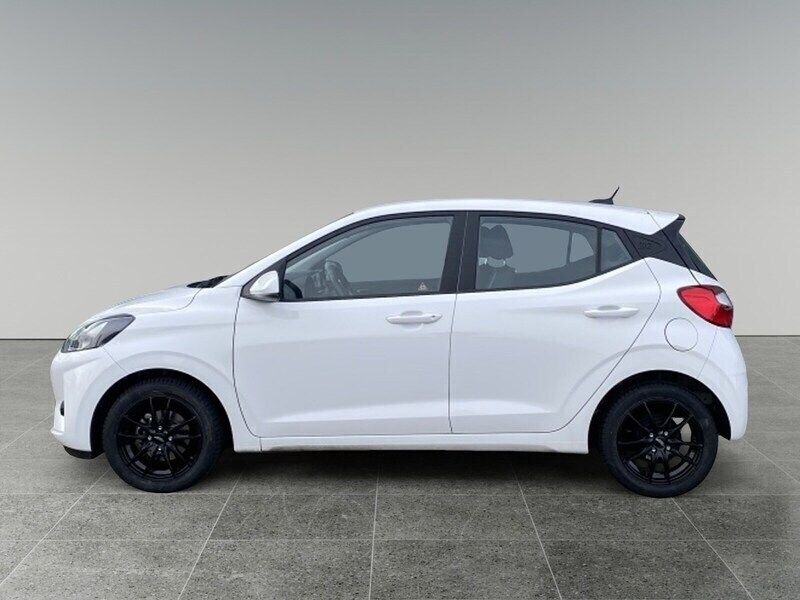 Wit led dagrijverlichting Gebruikt 2023 Hyundai i10 Comfort Hatchback | € 16.900 (Iets duurder) - Afbeelding 1/4