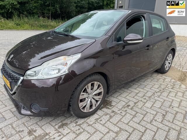 Rood Gebruikt 2012 Peugeot 208 Active Hatchback | € 3.400 (Goede deal) - Afbeelding 1/4