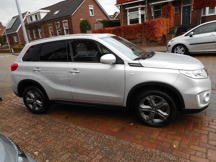 Occasion Suzuki Vitara Exclusive 120 PK (88 kW) 2017 Grijs Hatchback