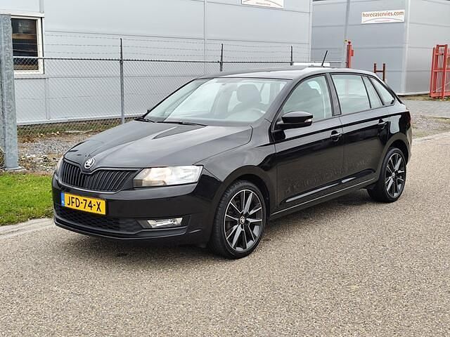 Zwart Gebruikt 2018 Skoda Rapid Drive Hatchback | € 8.450 (Goede deal) - Afbeelding 1/4