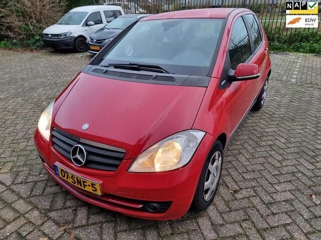 Rood Gebruikt 2011 Mercedes A160 MPV | € 1.950 (Super prijs) - Afbeelding 1/4