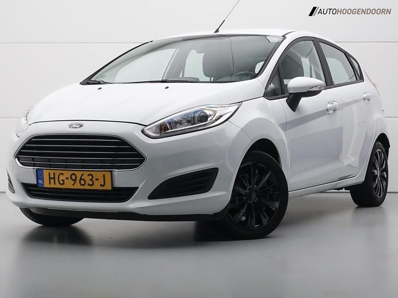 Wit Gebruikt 2015 Ford Fiesta Sport Hatchback | € 4.945 (Goede deal) - Afbeelding 1/4
