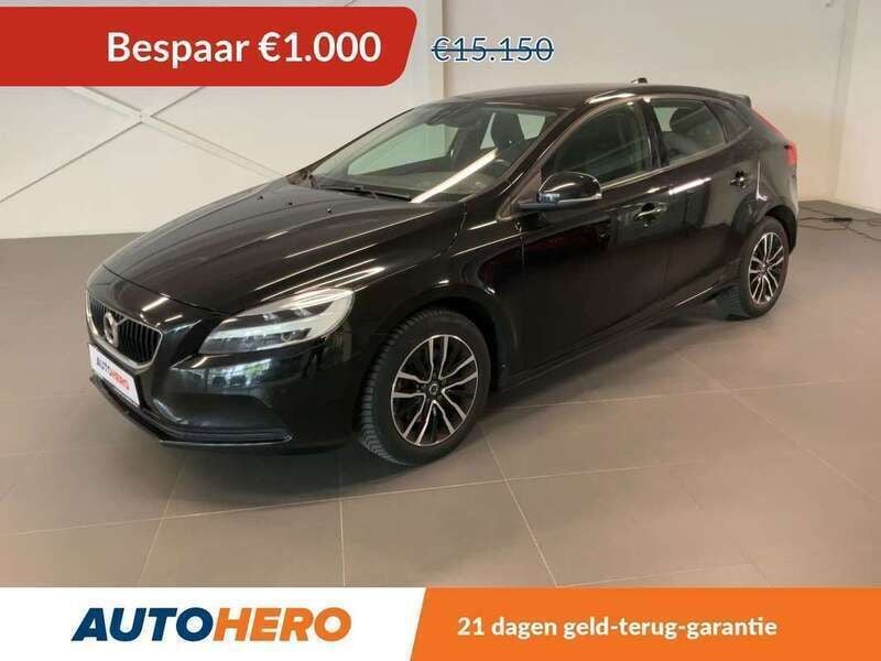 Zwart Gebruikt 2018 Volvo V40 Momentum Stationwagen | € 13.949 (Goede deal) - Afbeelding 1/3