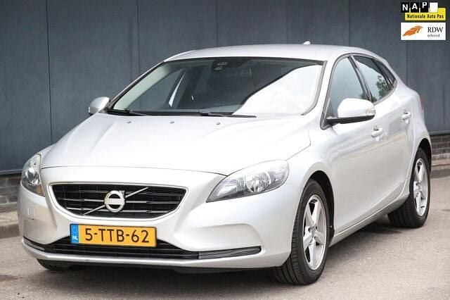 Grijs Gebruikt 2014 Volvo V40 Kinetic Stationwagen | € 9.850 (Super prijs) - Afbeelding 1/4