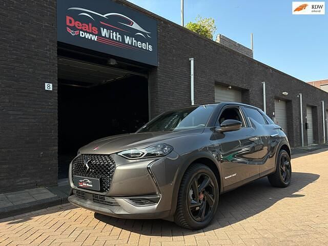 Grijs Gebruikt 2021 DS Automobiles DS3 Crossback Performance Line Plus SUV | € 23.450 (Eerlijke prijs) - Afbeelding 1/4