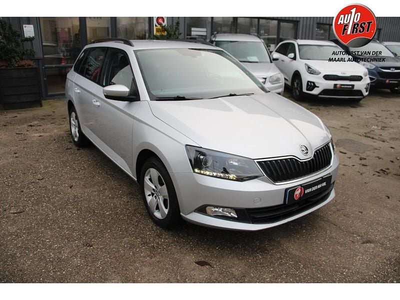 Grijs Gebruikt 2015 Skoda Fabia Style Stationwagen | € 9.000 (Eerlijke prijs) - Afbeelding 1/4