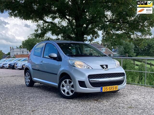 Grijs Gebruikt 2011 Peugeot 107 Hatchback | € 4.750 (Eerlijke prijs) - Afbeelding 1/4